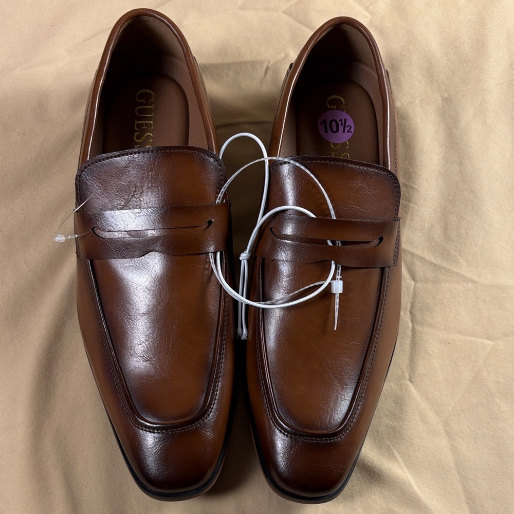 GUESS Men's Symon Brown Leather Penny Loafers Size 10.5 Slip-On Dress Shoes NWOB